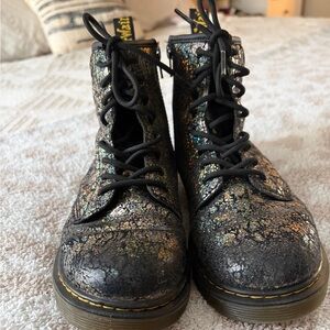 Dr. Martens Kids Boots in Black and Gold